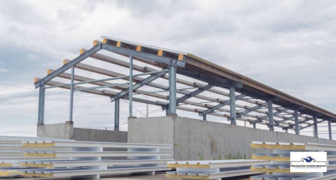 Cubiertas de Panel Sándwich en Trescasas, Segovia