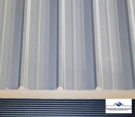 Tejados de Panel Sándwich en La Lastrilla, Segovia