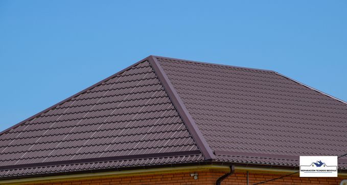 Tejados de Panel Sándwich en Sepúlveda, Segovia